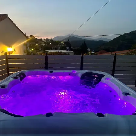 Villa Eftychia Serene Getaway With Hot Tub In A Quiet Location Kíssamos Exterior photo