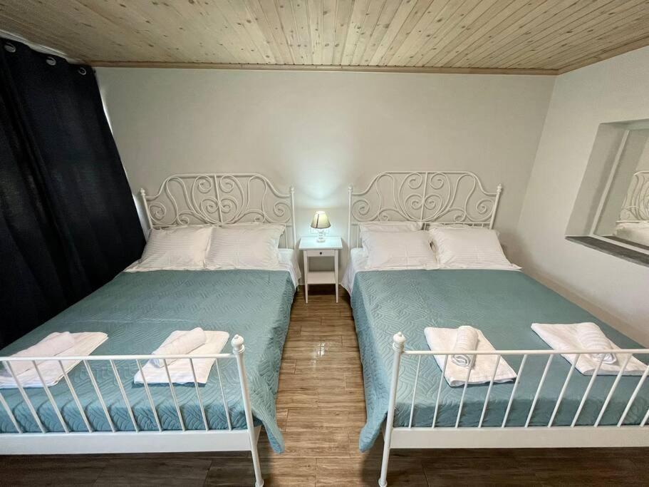 Eftychia Serene Getaway With Hot Tub In A Quiet Location
