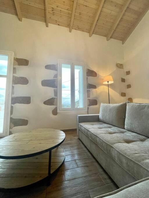 Eftychia Serene Getaway With Hot Tub In A Quiet Location Villa Kíssamos