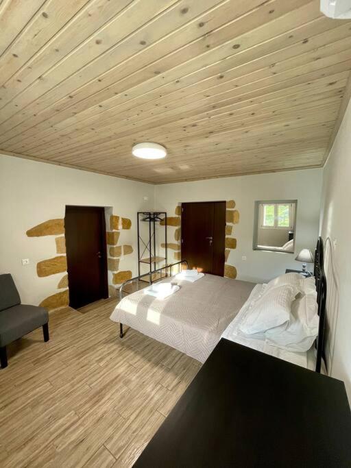Villa Eftychia Serene Getaway With Hot Tub In A Quiet Location Kissamos