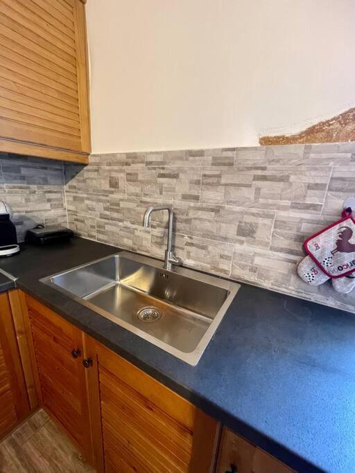 Eftychia Serene Getaway With Hot Tub In A Quiet Location *