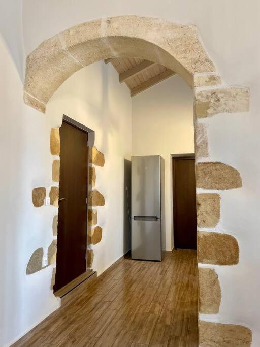 Eftychia Serene Getaway With Hot Tub In A Quiet Location Villa