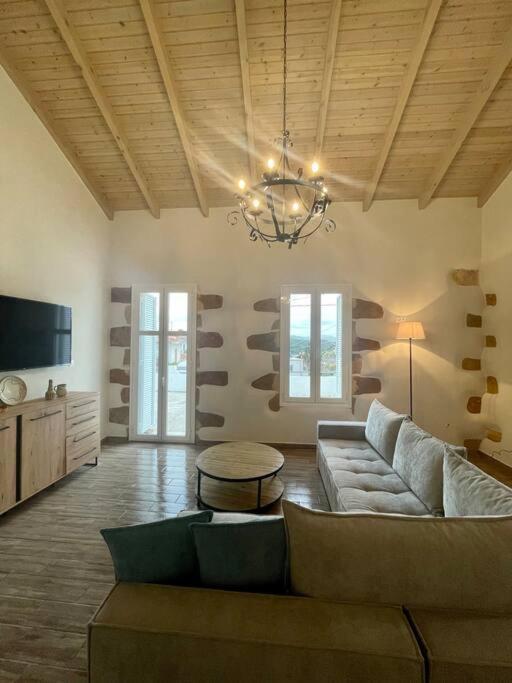 Eftychia Serene Getaway With Hot Tub In A Quiet Location Villa